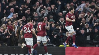 （体育）足球——英超：西汉姆联胜热刺