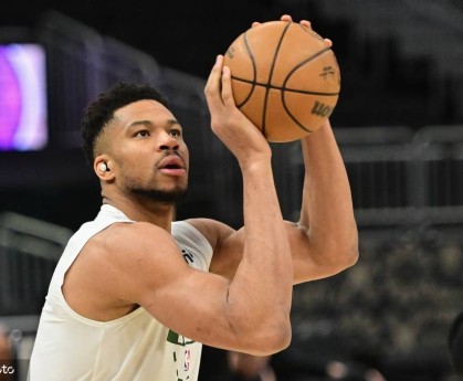 全网都在等字母哥交易？他与雄鹿的纽带只剩3条细线